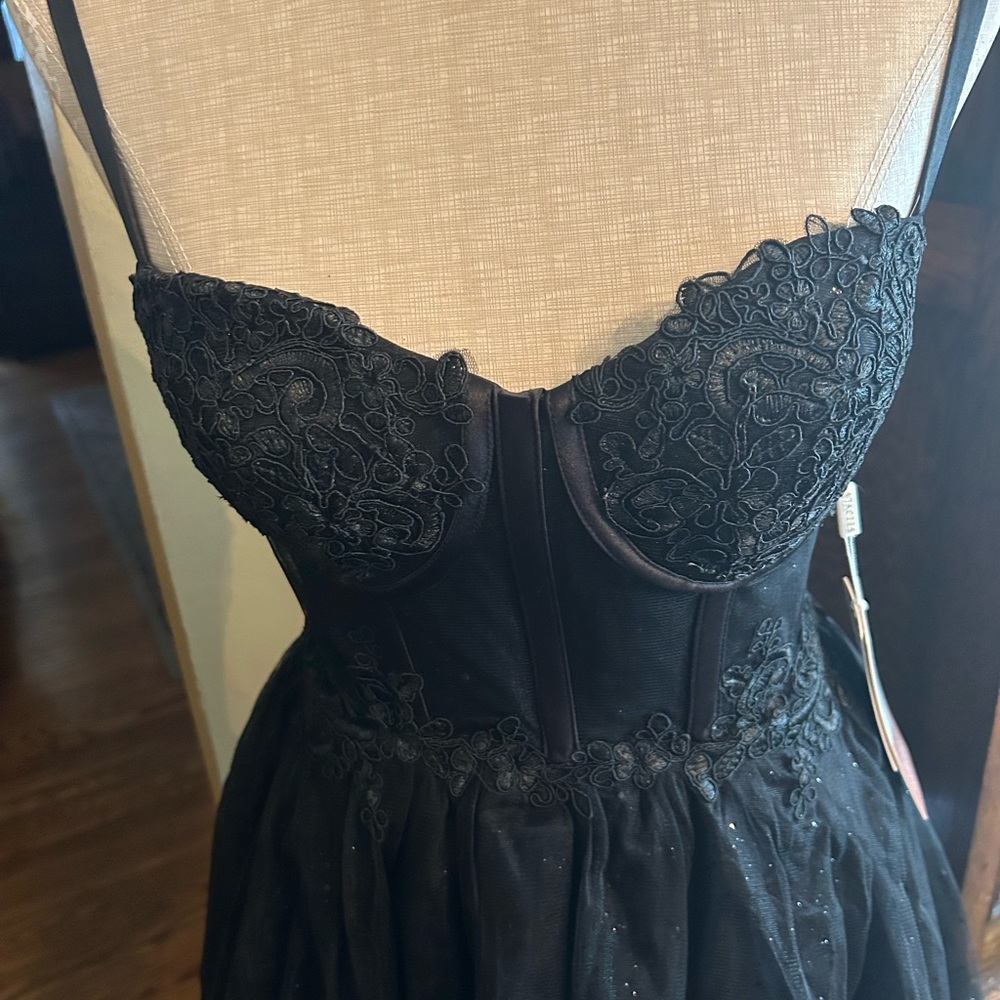 SALE- Price Reduced!!! Stacees Black Tulle Corset Prom Dress Size 6 -Prom NWT - Picture 9 of 11